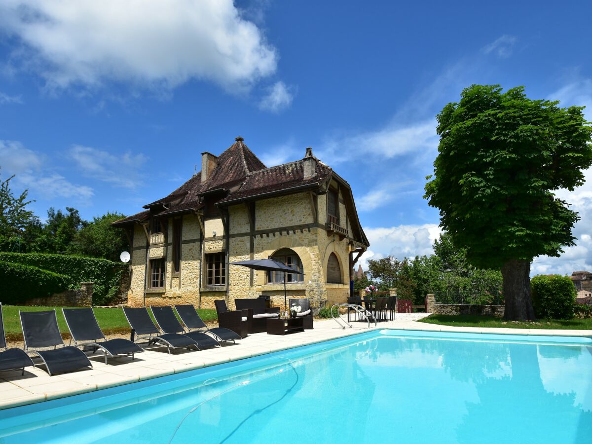 Cottage Elegant Mansion Stay in Belvès