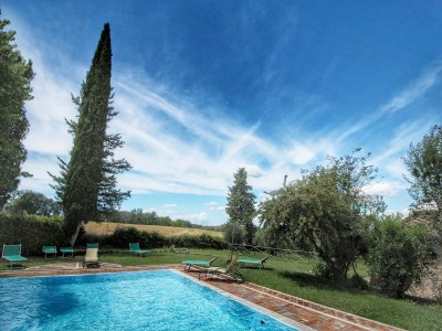 Apartment Sunny Apartment with Pool - Outdoor photo 3