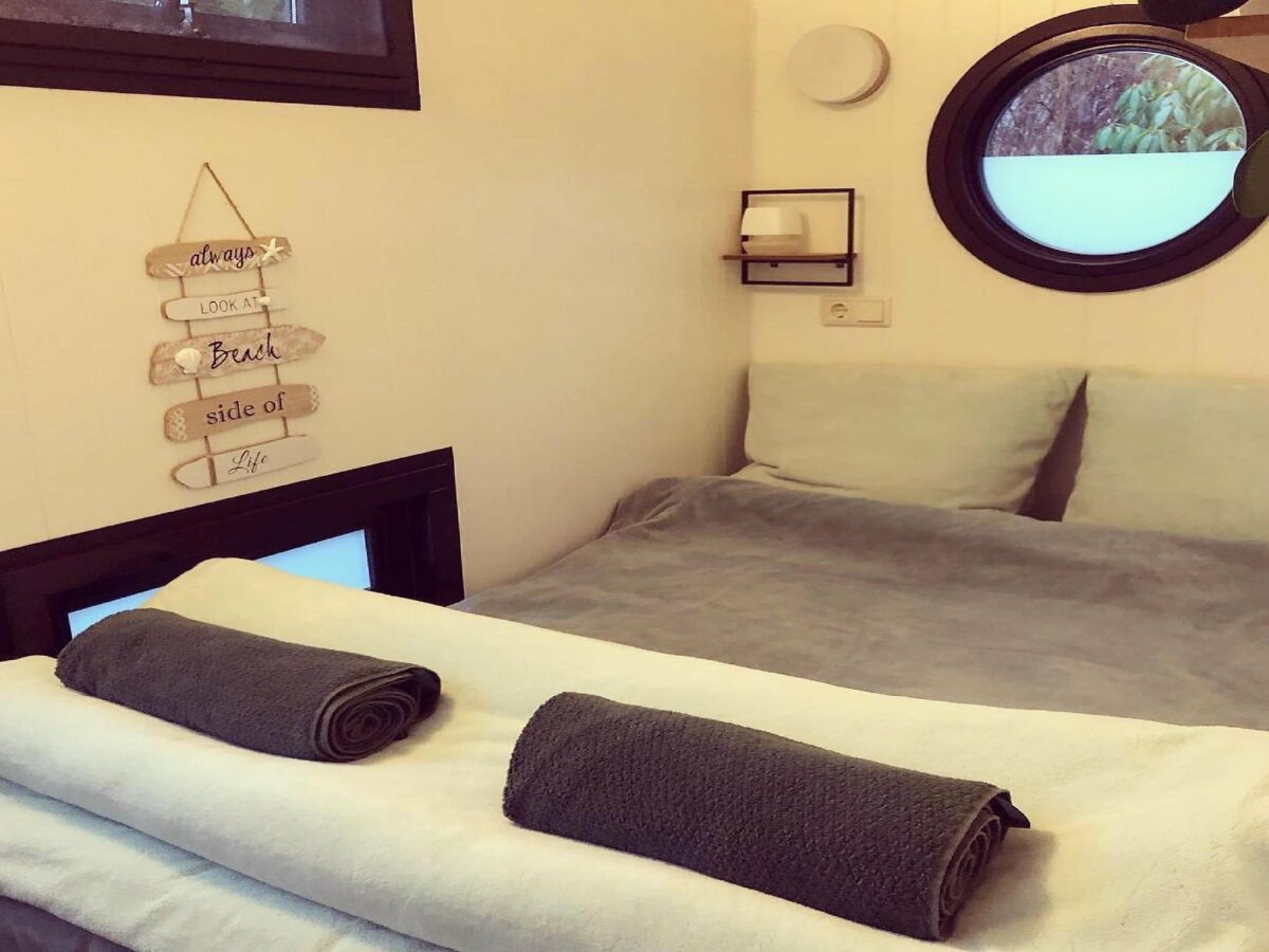 Holiday park Romantic Boathouse Getaway in Lathum - Features photo 5