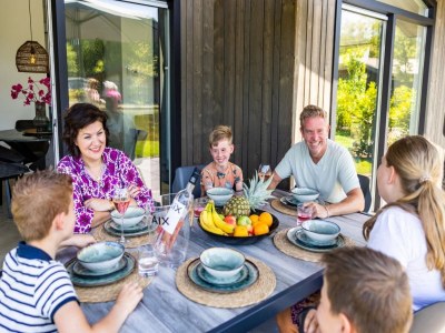 Holiday park Lodge in Brabant mit überdachter Terrasse - Outdoor photo 35