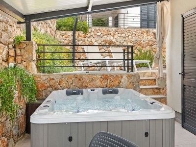 Apartment Crepsa Paradise with Jacuzzi - Couple Getaway in Cres - Apartment