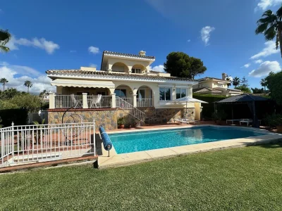 Villa In Elviria with a 180Â° sea view in Marbella/Elviria - Villa
