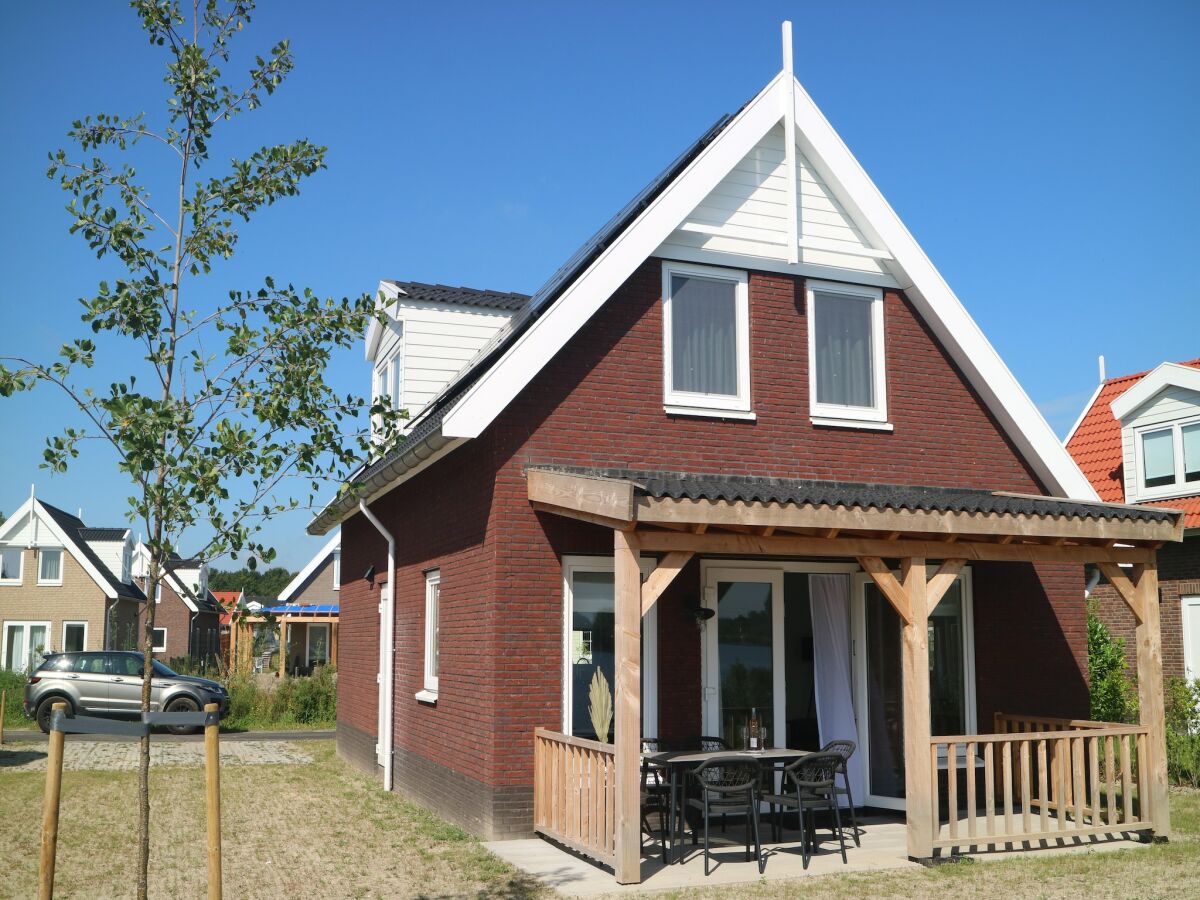 Holiday house Lakeview villa with swimming and fishing pier - Outdoor photo 2