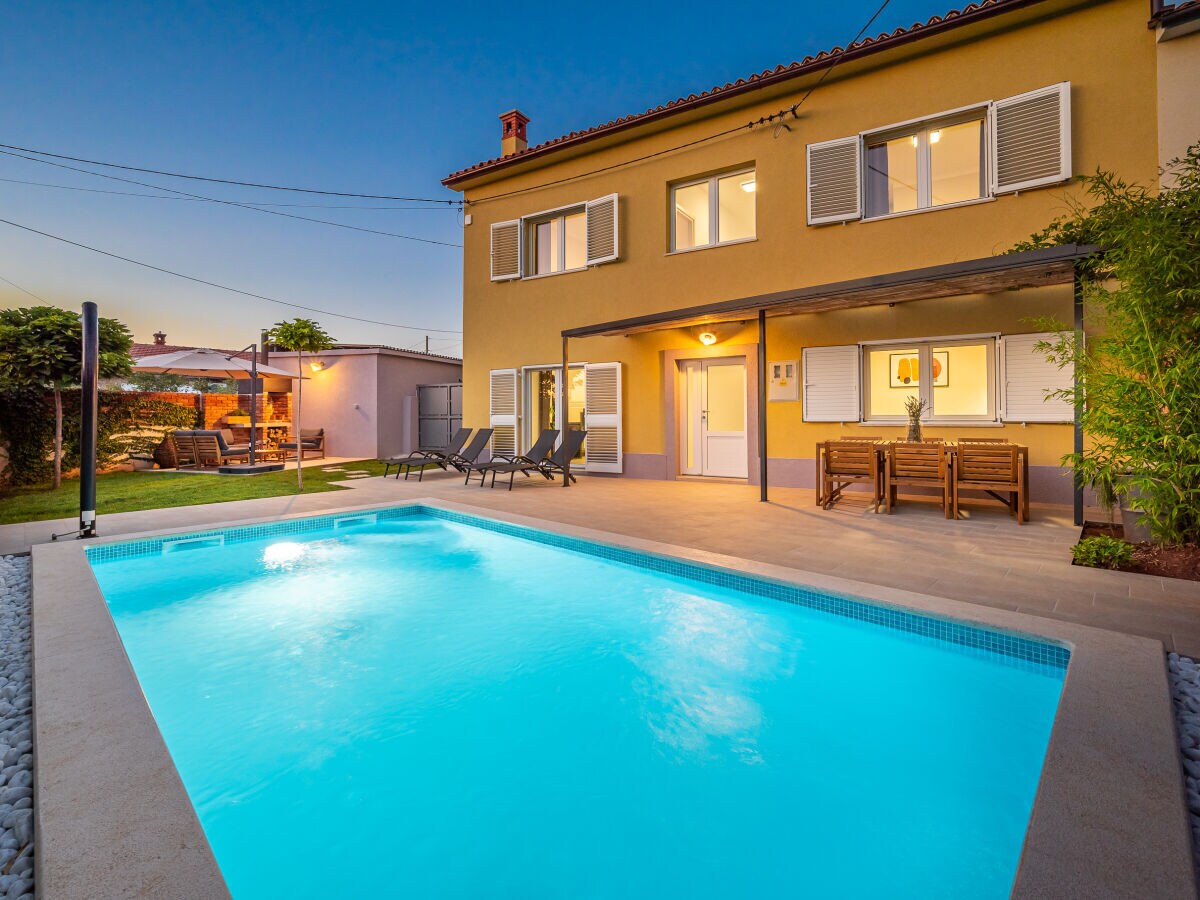 Holiday house Leny