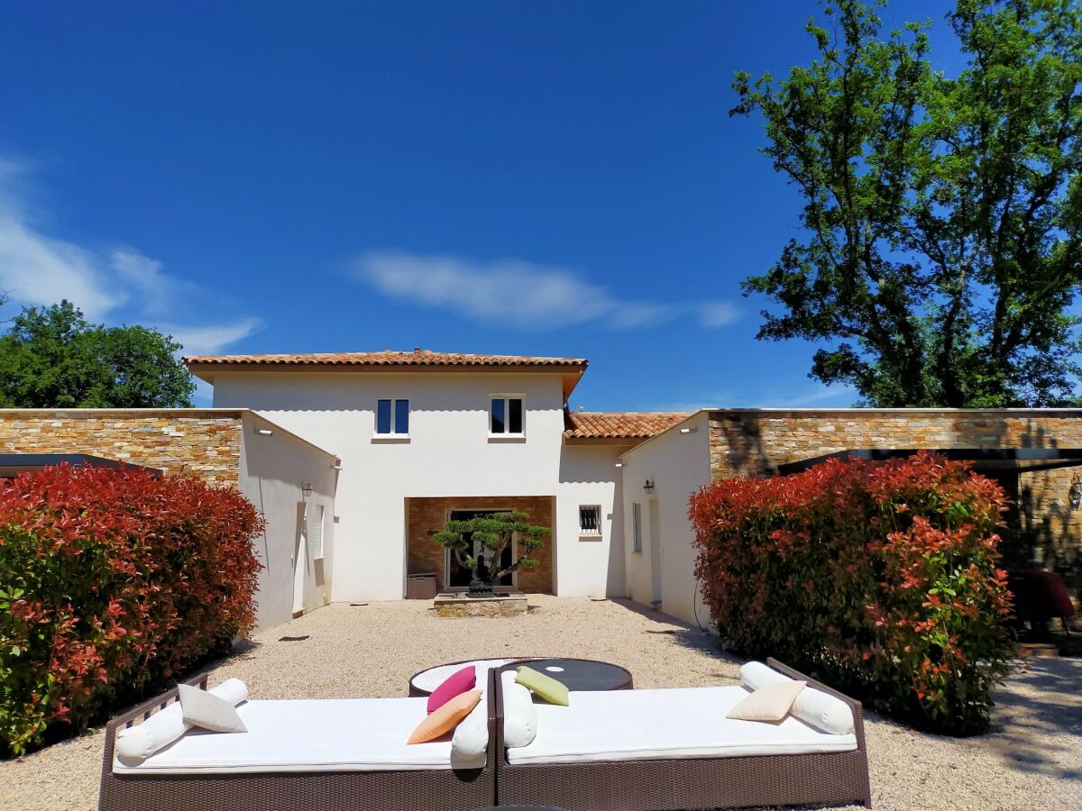 Villa Villa in Var with Hill Views & Pool