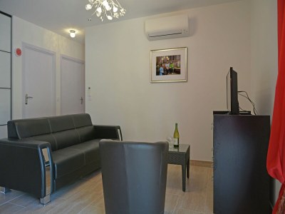 Villa Villa in Var with Hill Views & Pool - Features photo 18