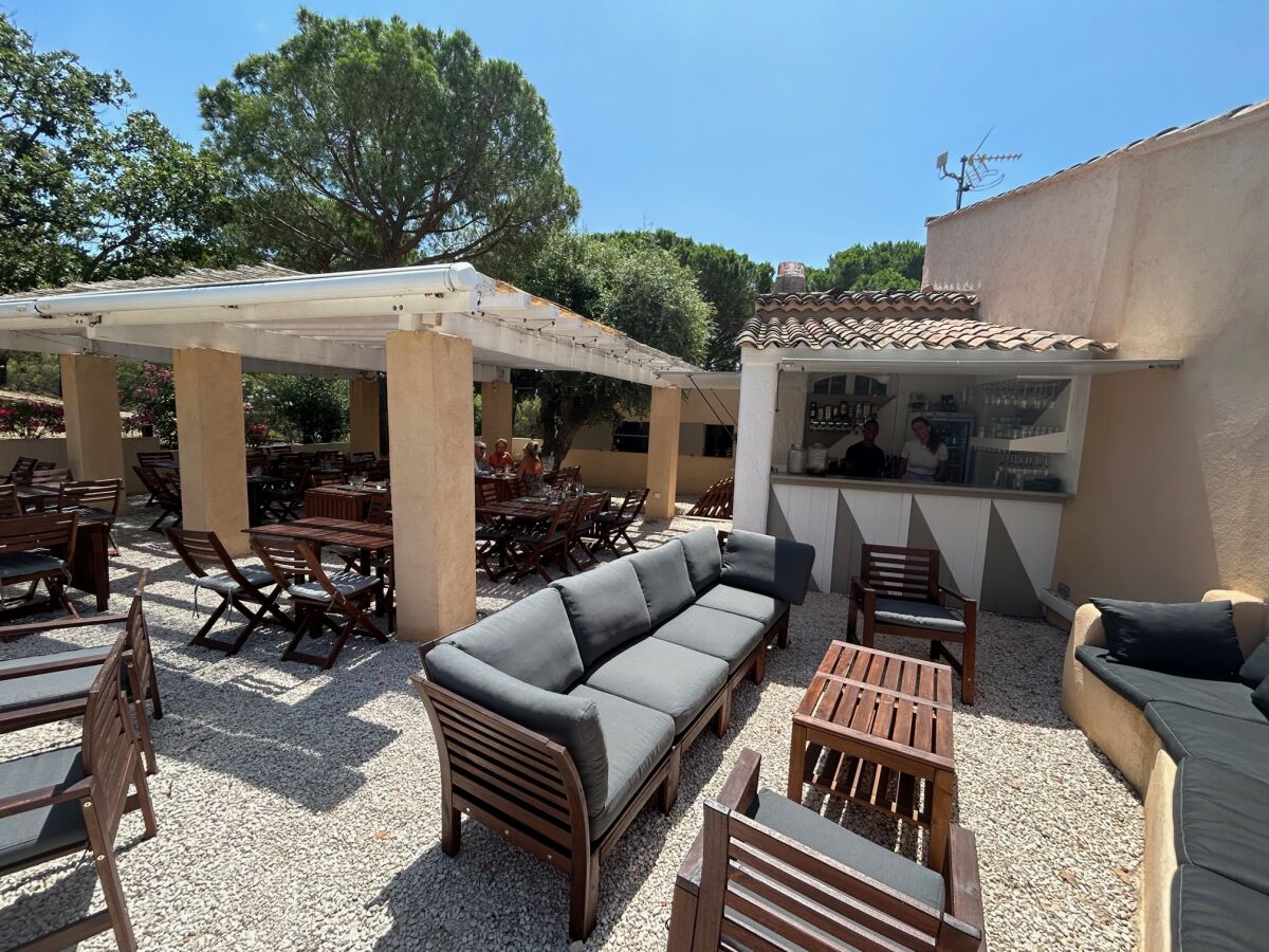 Holiday house Gigaro-226 Géraniums - Environment photo 5