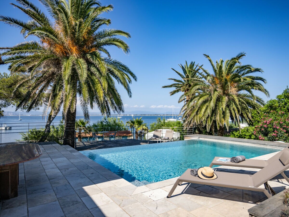 Villa LA MADRAGUE HYÈRES GIENS