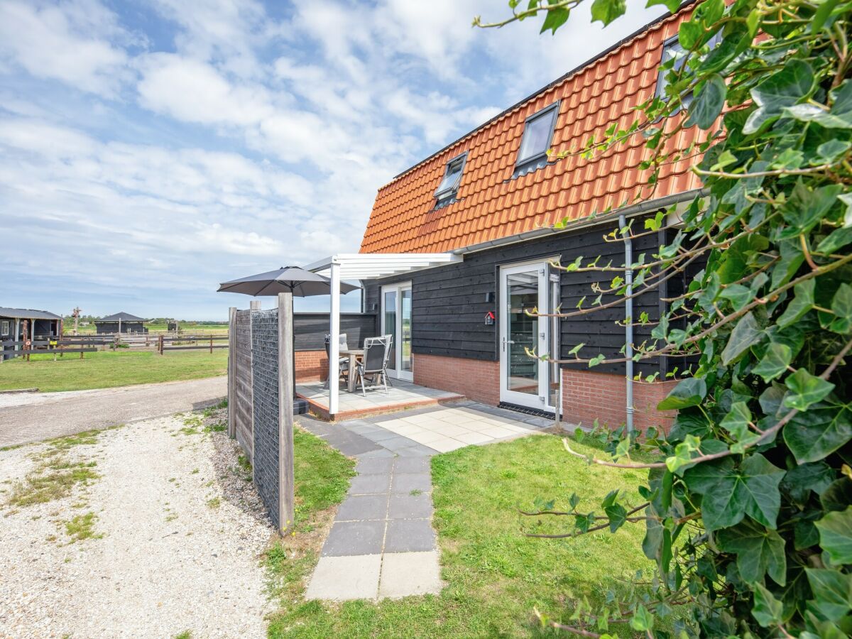 Holiday house Holiday home near forest with wellness garden - Outdoor photo 4