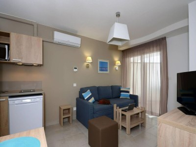 Holiday park Apartment in Le Lotus Blanc with Sea View - Features photo 9