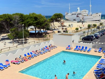 Holiday park Seaside Escape with Pool - Outdoor photo 36