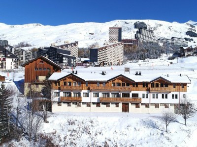 Chalet Chalet in Les Menuires by Les Trois Vallées - Outdoor photo 2