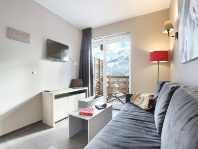 Holiday park Chalet in Praroustan mit Bergblick - Features photo 10