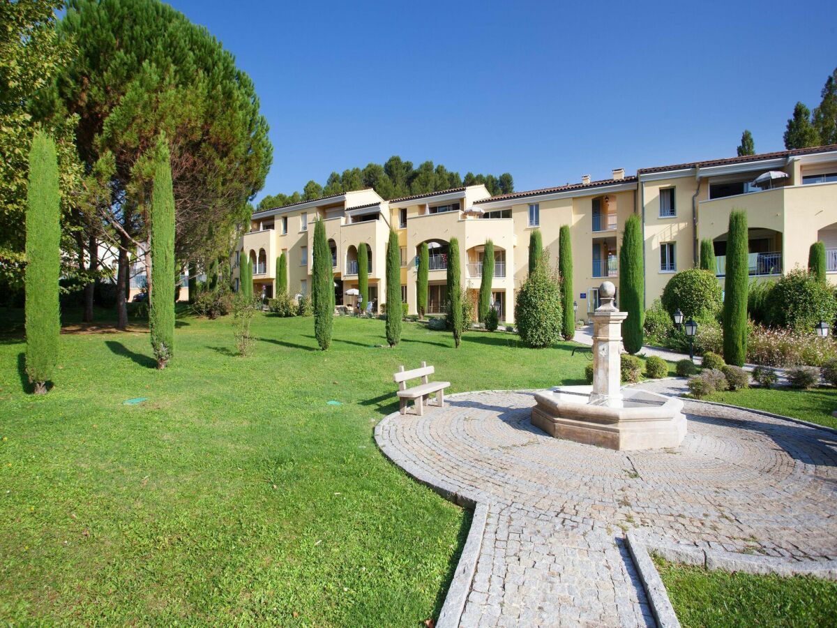 Holiday park Wohnung in Gréoux-Les-Bains bei Seen