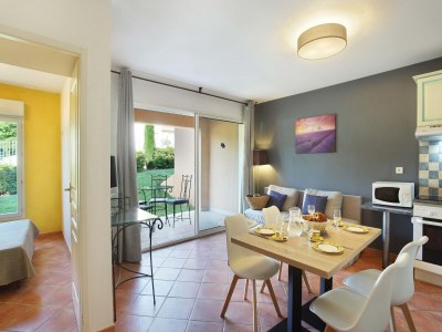 Holiday park Wohnung in Gréoux-Les-Bains bei Seen - Features photo 6