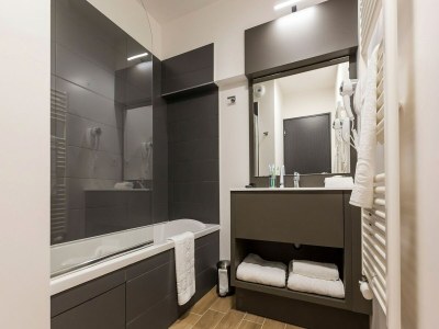 Holiday park Apartment in Chamonix with Heated Pool - Features photo 14