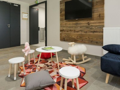 Holiday park Apartment in Chamonix with Heated Pool - Features photo 16