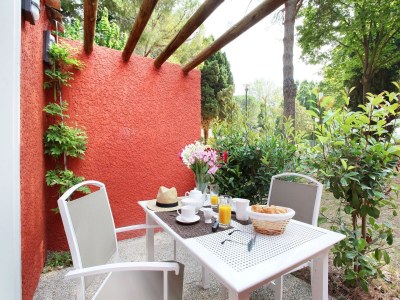 Holiday park Resort in Arles mit Pools nahe Camargue - Outdoor photo 3