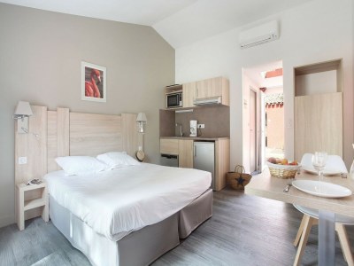 Holiday park Resort in Arles mit Pools nahe Camargue - Features photo 11