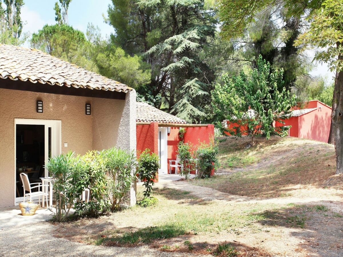 Holiday park Resort in Arles mit Pools nahe Camargue - Outdoor photo 4