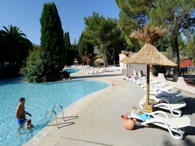 Holiday park Resort in Arles mit Pools nahe Camargue - Outdoor photo 29