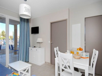 Holiday park Sunny Retreat with Pool - Features photo 18