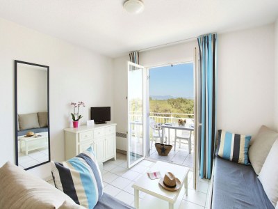 Holiday park Spacious Apt Near the Beach - Features photo 16