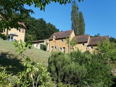 Holiday park Holiday Home in Sarlat near Grottes de Lascaux - Outdoor photo 4