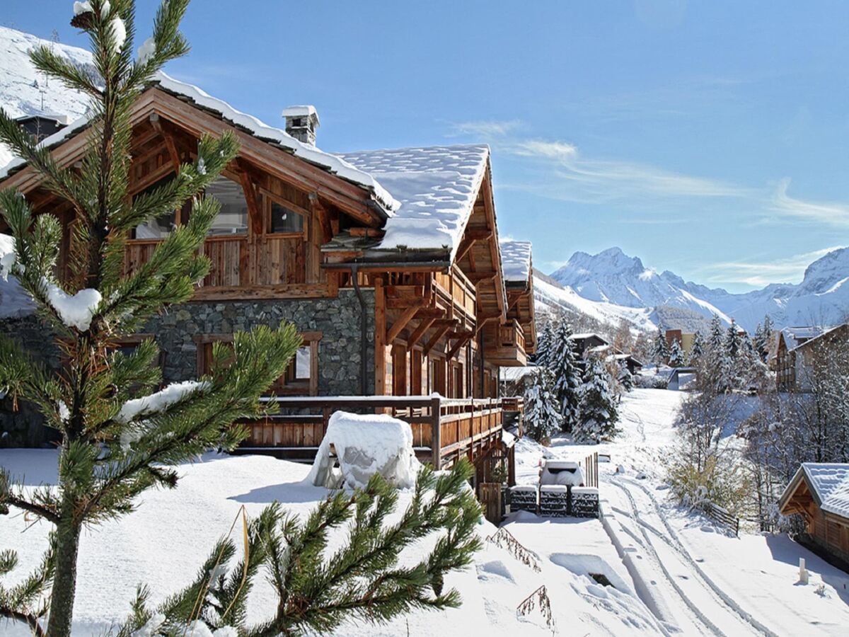 Chalet Chalet in Les Deux Alpes with Heated Pool