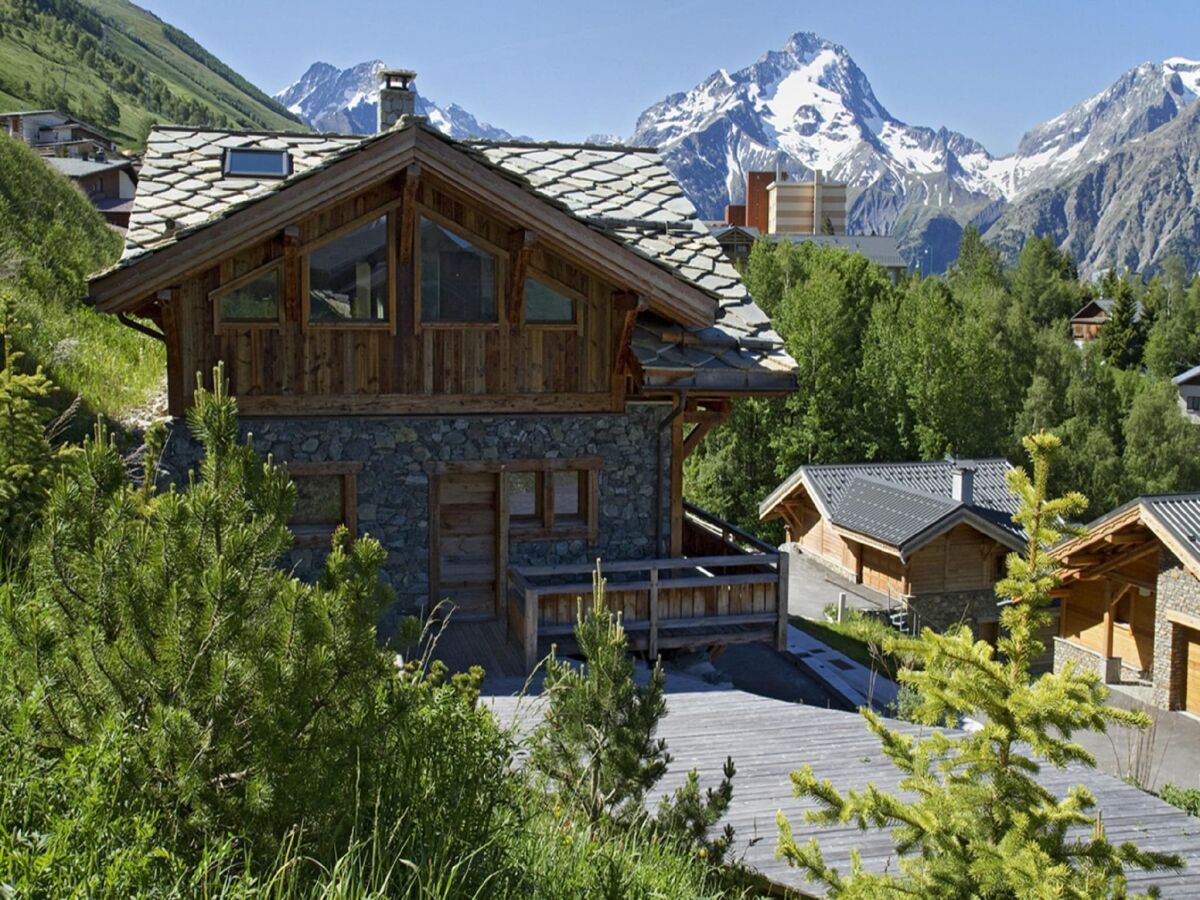 Chalet Chalet in Les Deux Alpes with Heated Pool - Outdoor photo 2