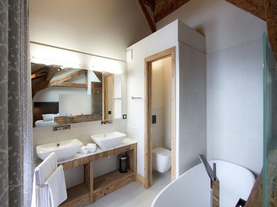 Chalet Chalet in Les Deux Alpes with Heated Pool - Features photo 8