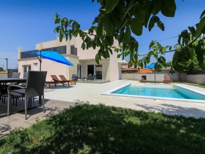 Holiday house Villa Gogo with private pool in Sisan - Holiday house