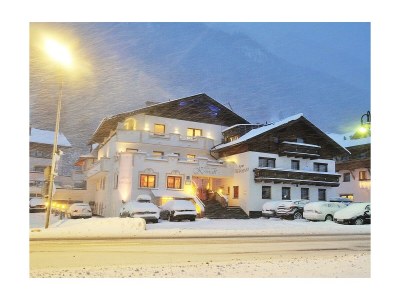 Holiday room "DOPPELZIMMER NR. 3 " mit Dusche, WC in Ischgl - Holiday room