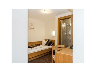 Holiday room Einzelzimmer im Idhof mit Dusche, WC - Features photo 45