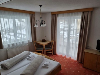 Holiday room Doppelzimmer KURZAUFENTHALT, Dusche, WC - Outdoor photo 4