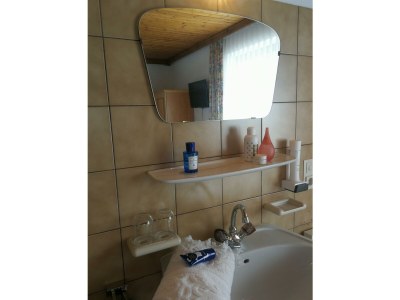 Holiday room Dreibettzimmer mit ETAGENDUSCHE/ETAGEN-WC - Features photo 23