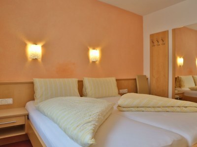 Holiday room MEHRBETTZIMMER 3-4 Pers./ Dusche, WC - Features photo 11