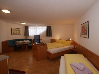 Holiday room Dreibettzimmer mit Dusche, WC - Features photo 8