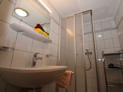 Holiday room Dreibettzimmer mit Dusche, WC - Features photo 10