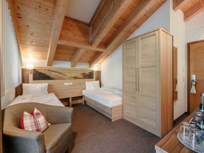 Holiday room Doppelzimmer Fluchthorn, Dusche, WC - Outdoor photo 69