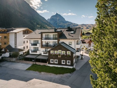 Holiday room Alpenromantik-Suite Piz Buin, Dusche und Bad, WC - Outdoor photo 63