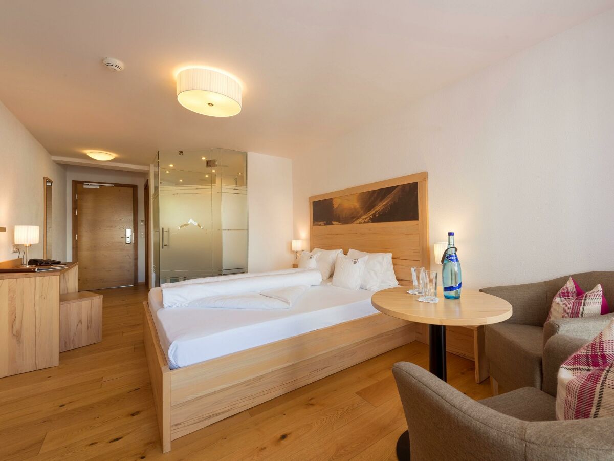 Holiday room Doppelzimmer Jamspitze, Dusche, WC - Outdoor photo 2