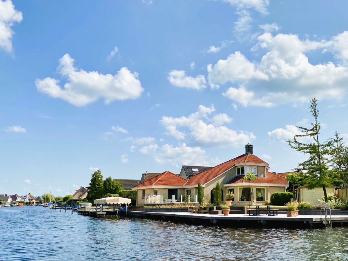 Villa Waterfront Villa