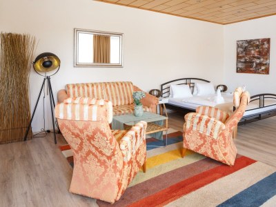 Holiday room Doppelzimmer mit Boxspringbett Hofseite (Zi 5) - Outdoor photo 9