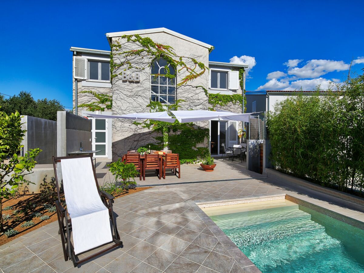 Villa Charmante Villa mit Pool