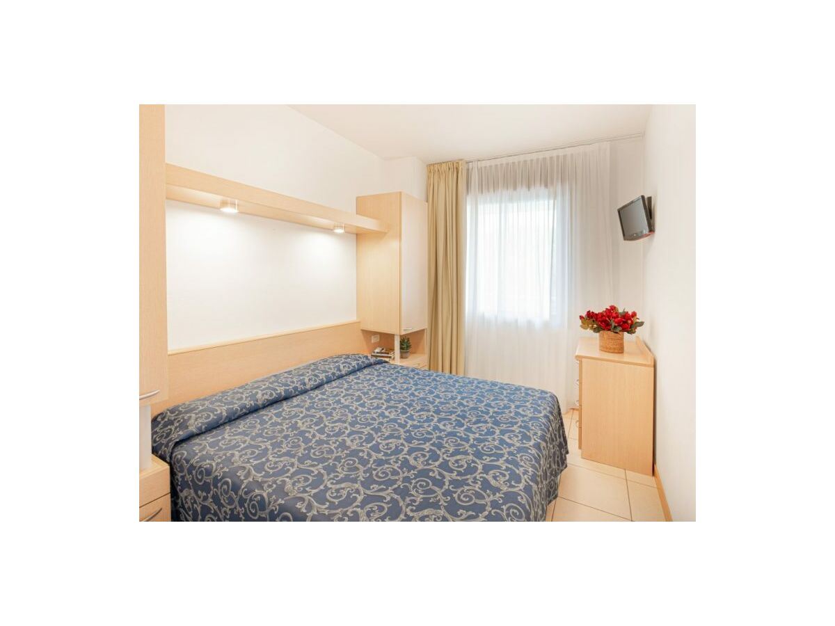 Apartment Apartment 5 Overview - Features photo 2