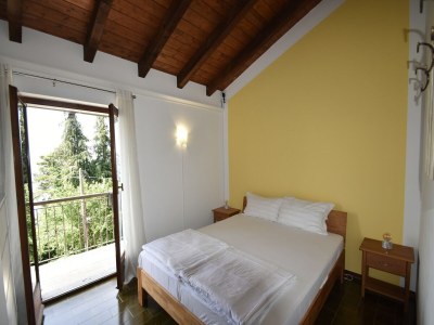 Holiday house Rustic Villa with Lake Views - Features photo 22