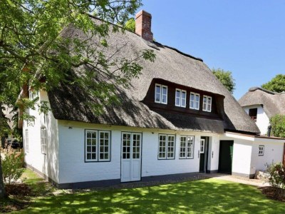 Holiday house reetgedecktes Ferienhaus in Nieblum auf Föhr in Föhr - Holiday house