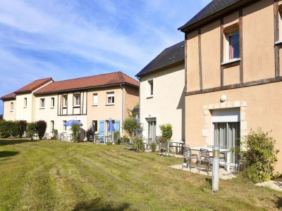 Holiday park Apartment in France with Pool Views - Outdoor photo 12