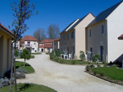 Holiday park Apartment in France with Pool Views - Outdoor photo 14